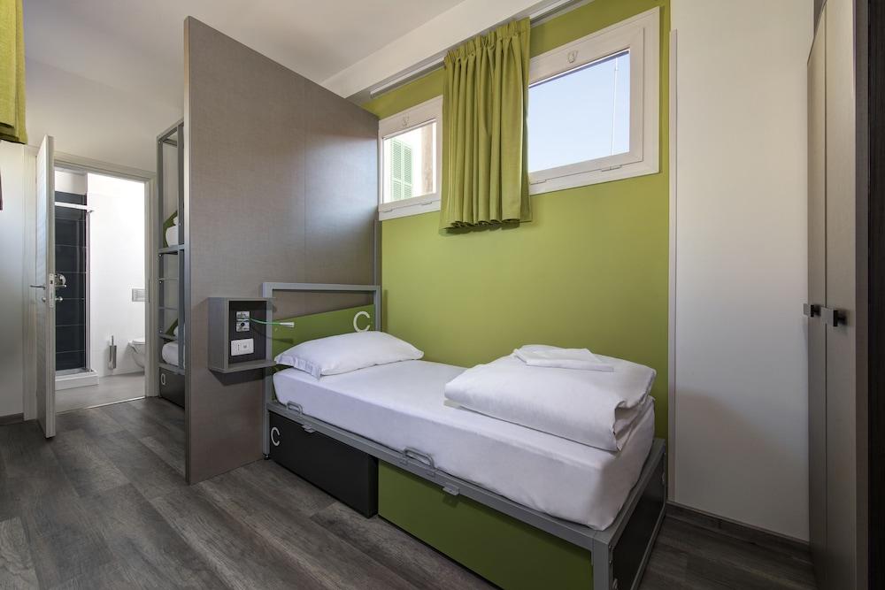 Hostal The Romehello *